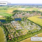 Chalet 527 Op Recreatiepark De Wielen *