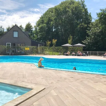 Alpehytte 527 Op Recreatiepark De Wielen *