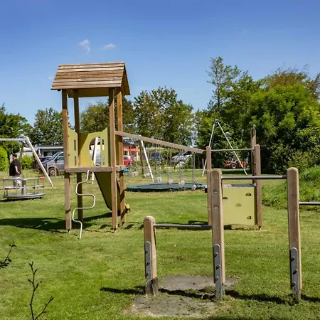 527 Op Recreatiepark De Wielen Alpehytte Sint Maarten